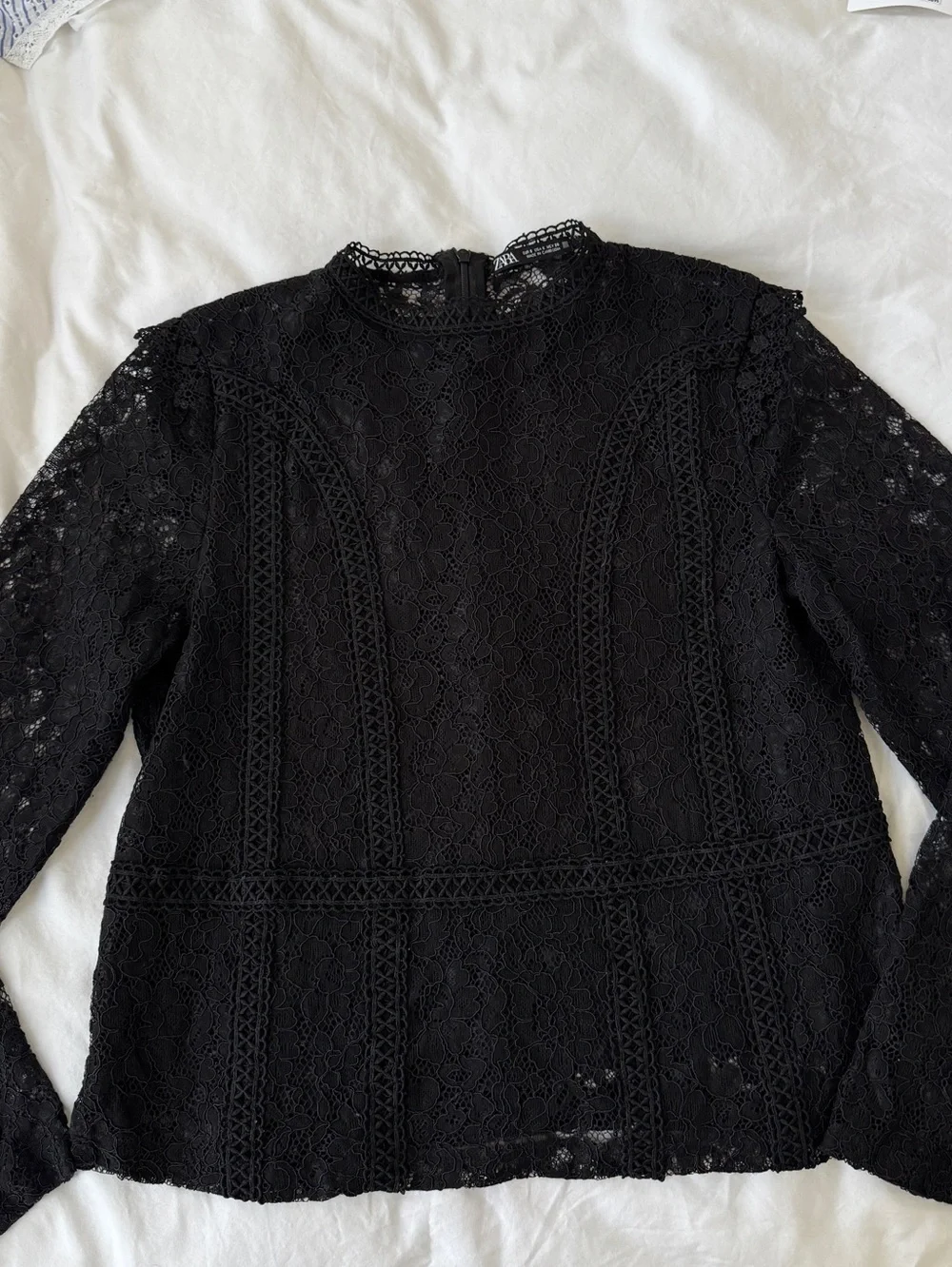 Zara Black Sheer Lace Long Sleeve Blouse Size Small